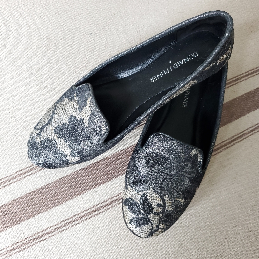 Donald J Pliner Women's Dendasp Floral Brocade Slip on Loafers Size 6